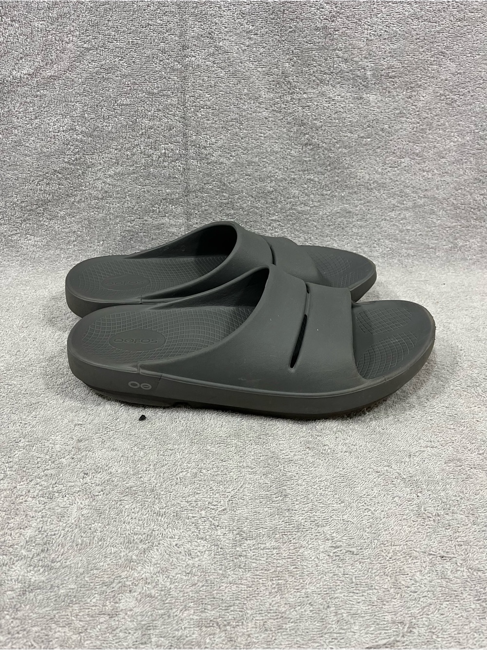Oofos OOahh Recovery Slide Sandal Grey Men US 11 / Womens US 13